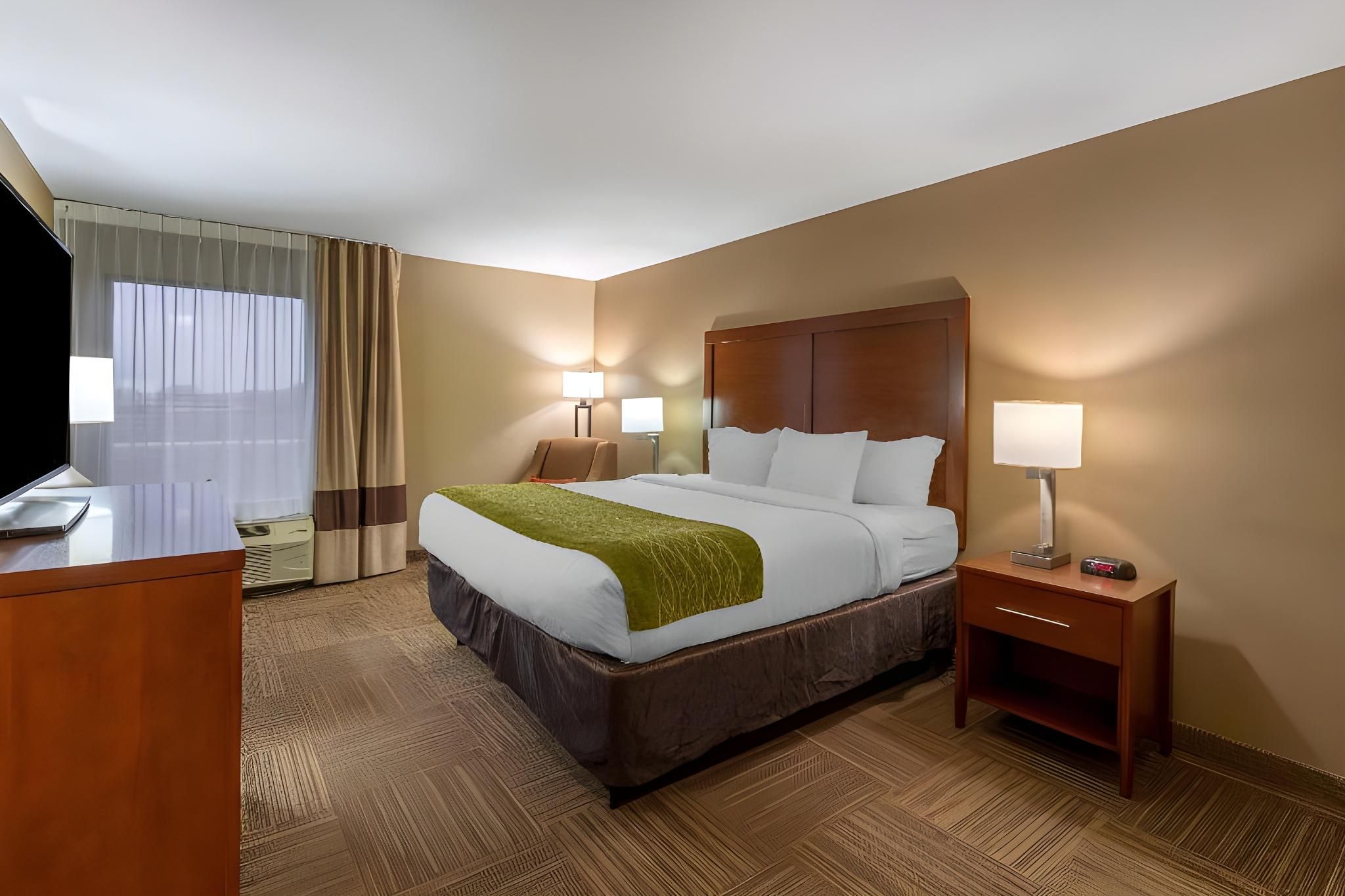 Standard with 1 King Bed
