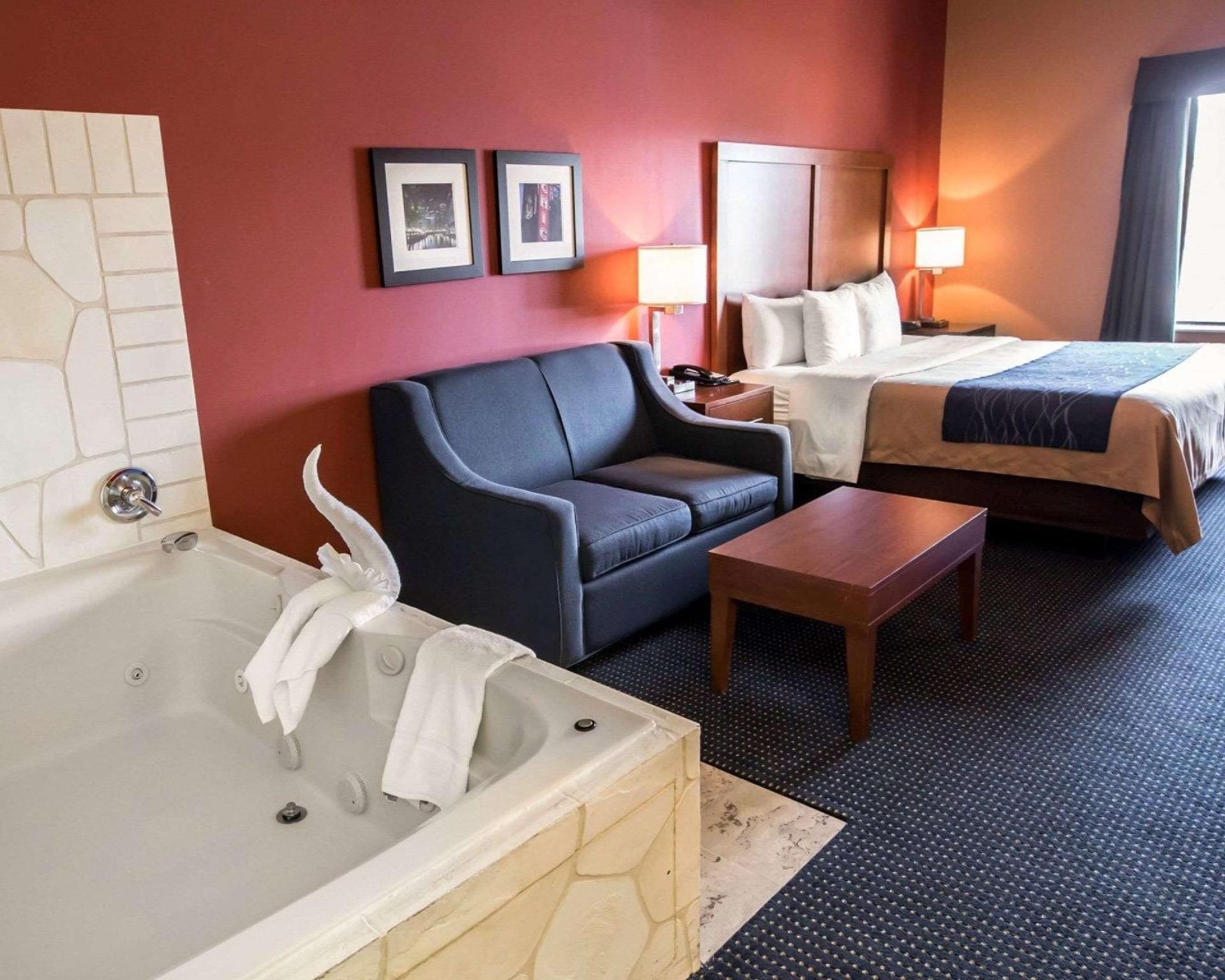 1 King Bed, Suite, No Smoking