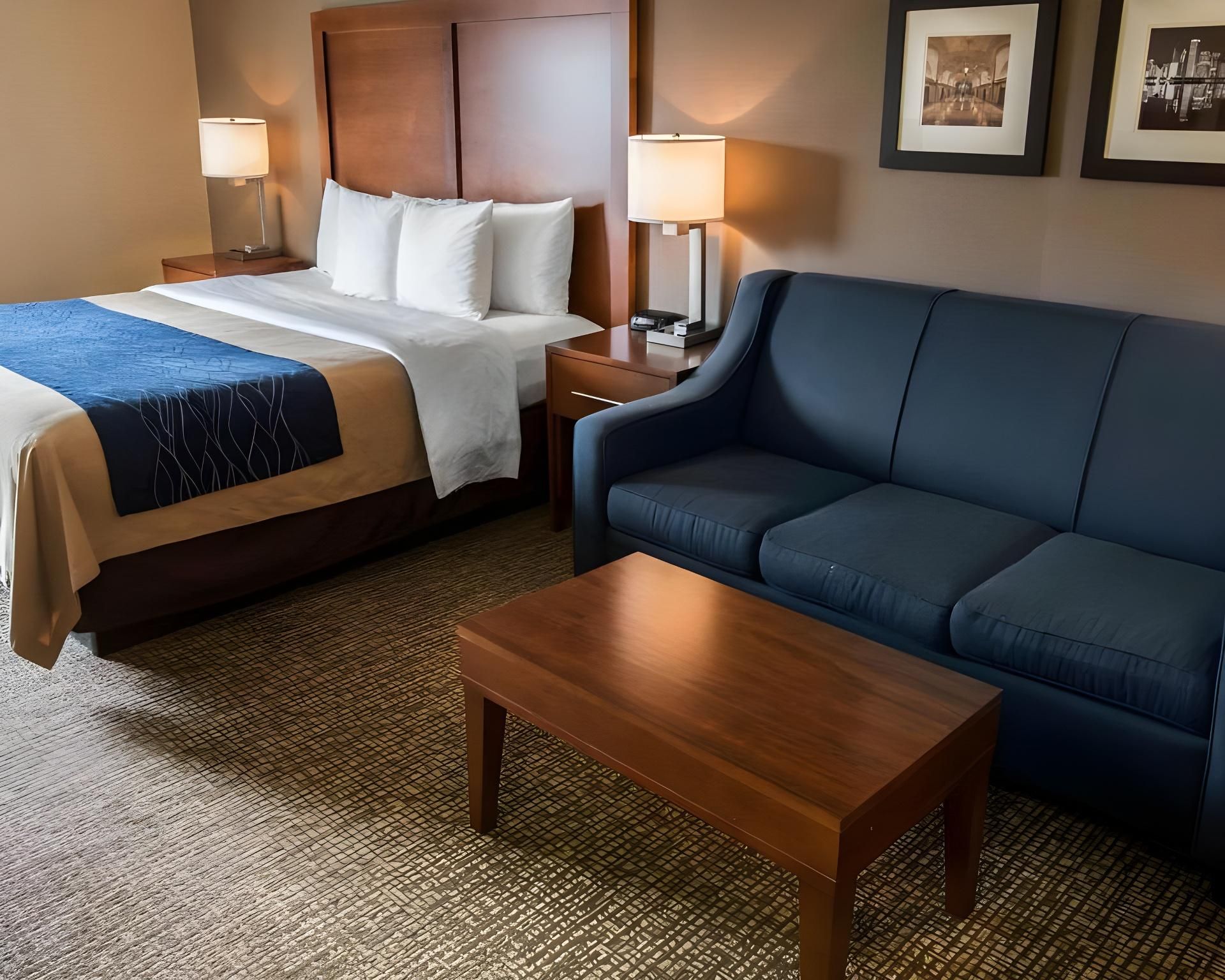 1 King Bed, Suite, No Smoking