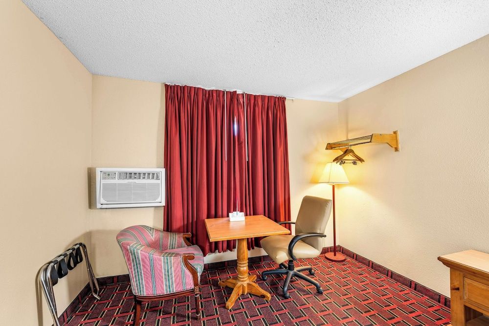 Suite, 1 King Bed