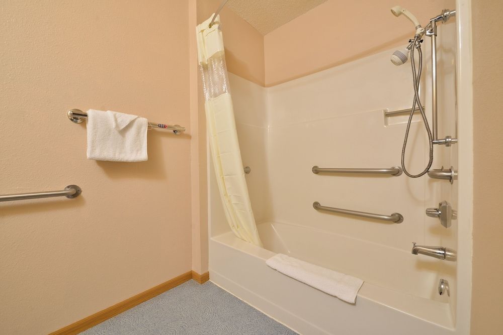 Suite, 1 King Bed, Accessible, Non Smoking