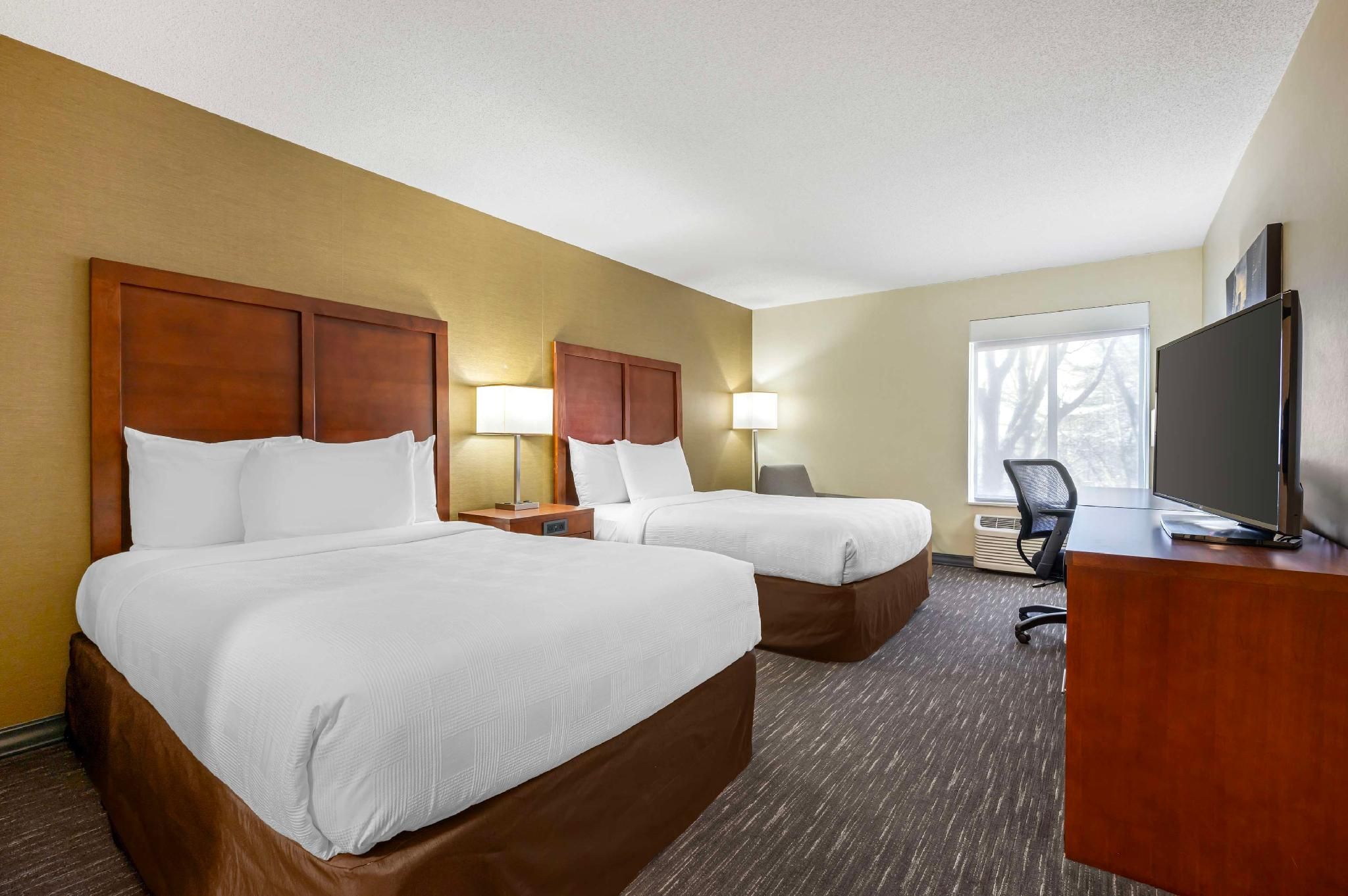 2 double beds, nonsmoking