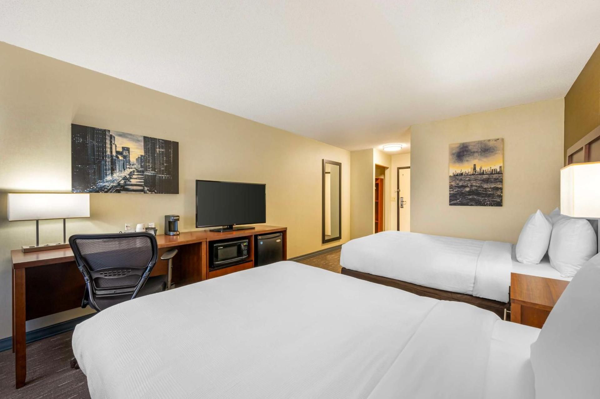 Double Room with Two Double Beds and Communication Assistance