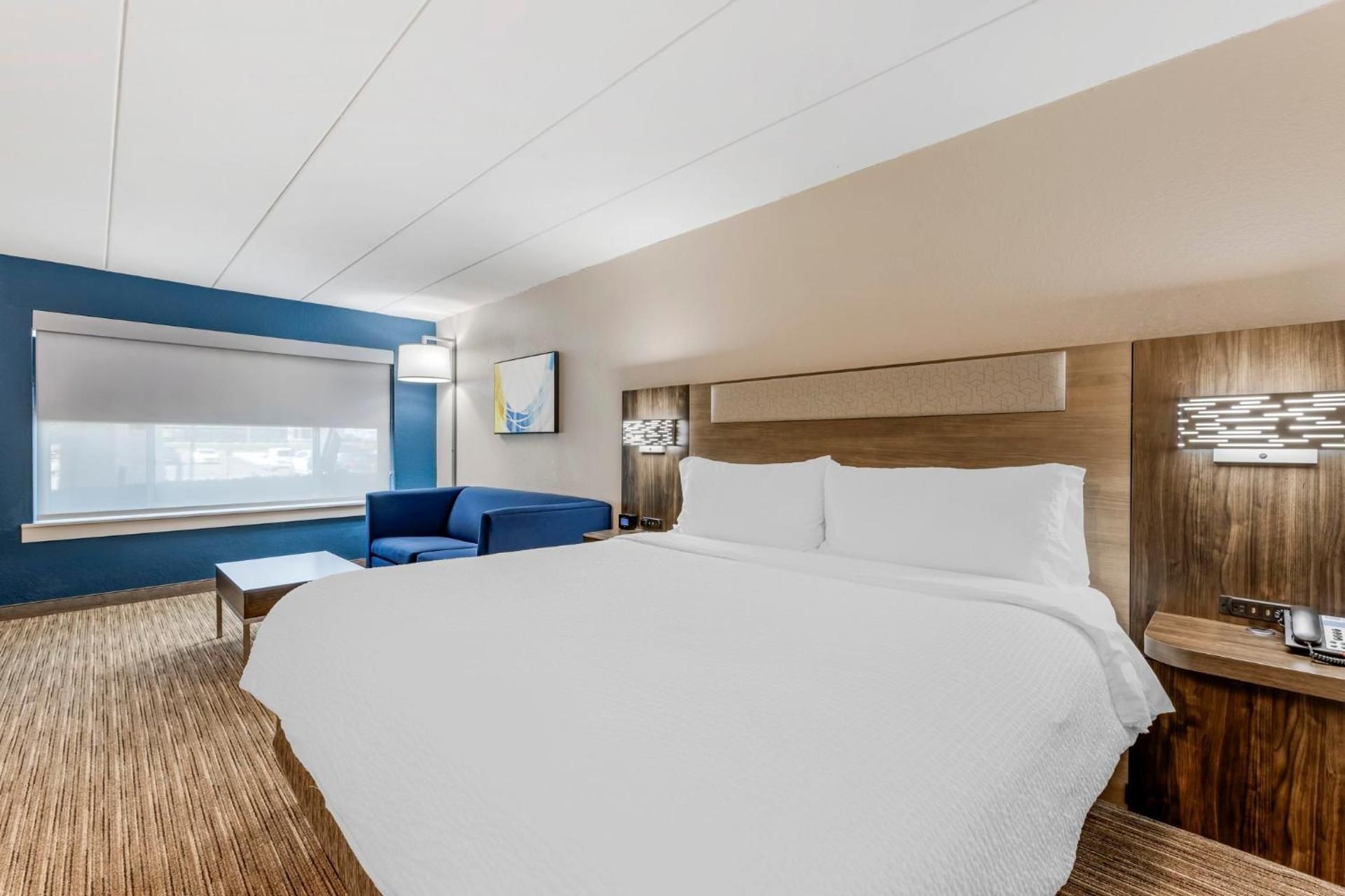 Standard King Room with Sofa Bed