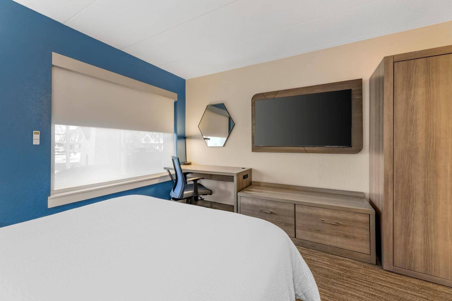 Double Room - Disability Access Roll in Shower