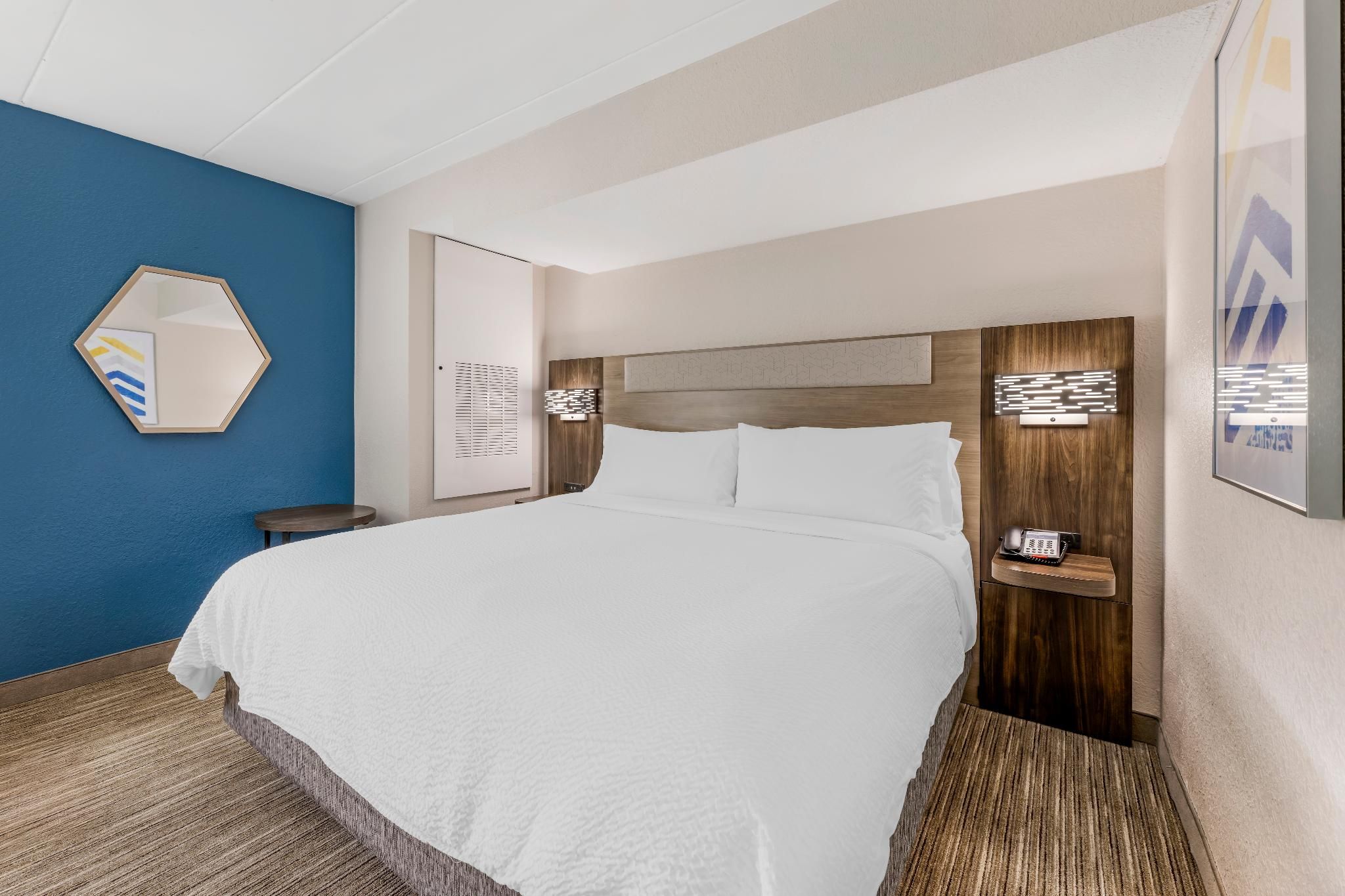 1 King Suite