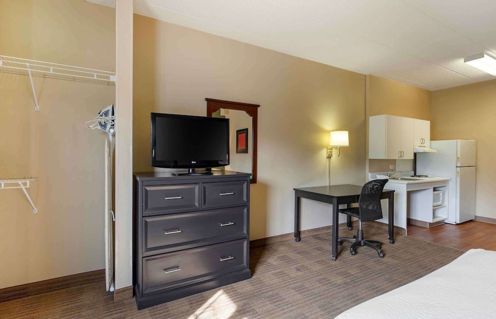 Extended Stay America Suites Chicago Elmhurst O'Hare Studio, 1 Queen Bed, Accessible, Non Smoking 5