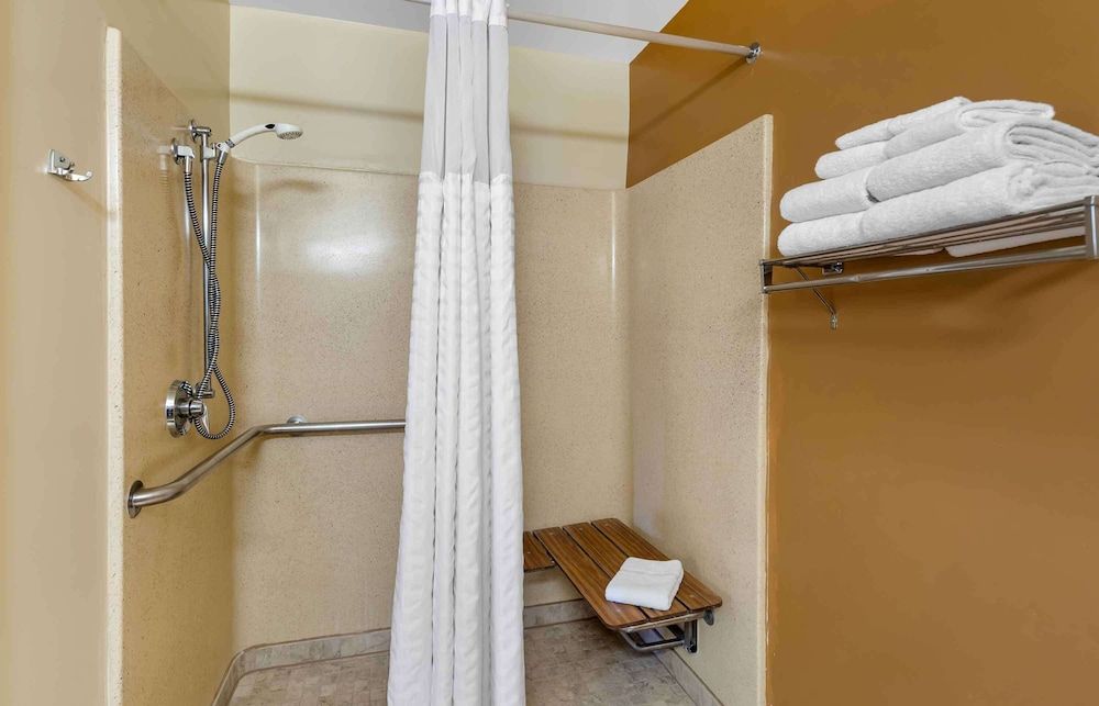 Extended Stay America Suites Chicago Elmhurst O'Hare Studio, 1 Queen Bed, Accessible, Non Smoking 3