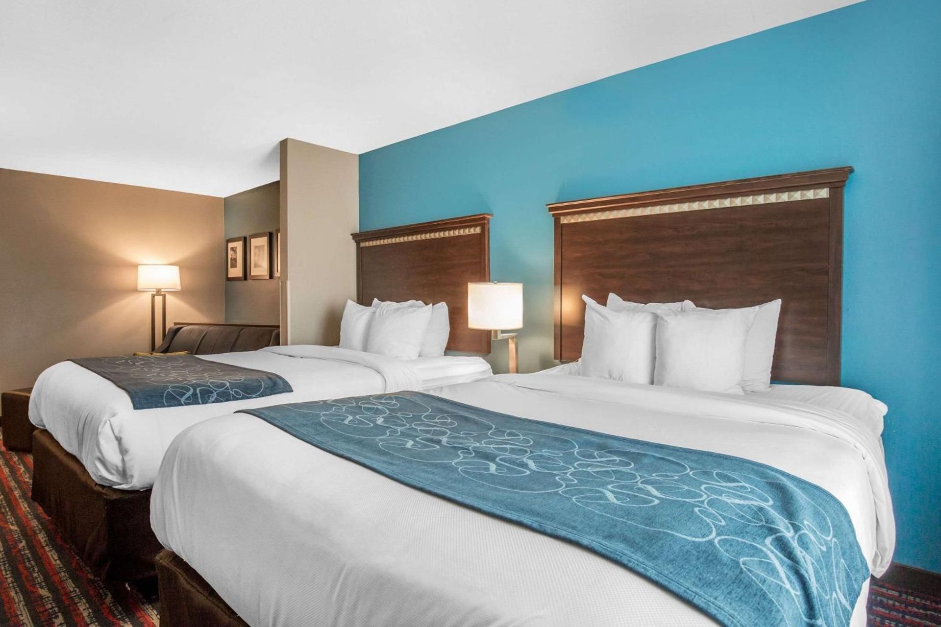 2 Queen Beds, Suite, Nonsmoking
