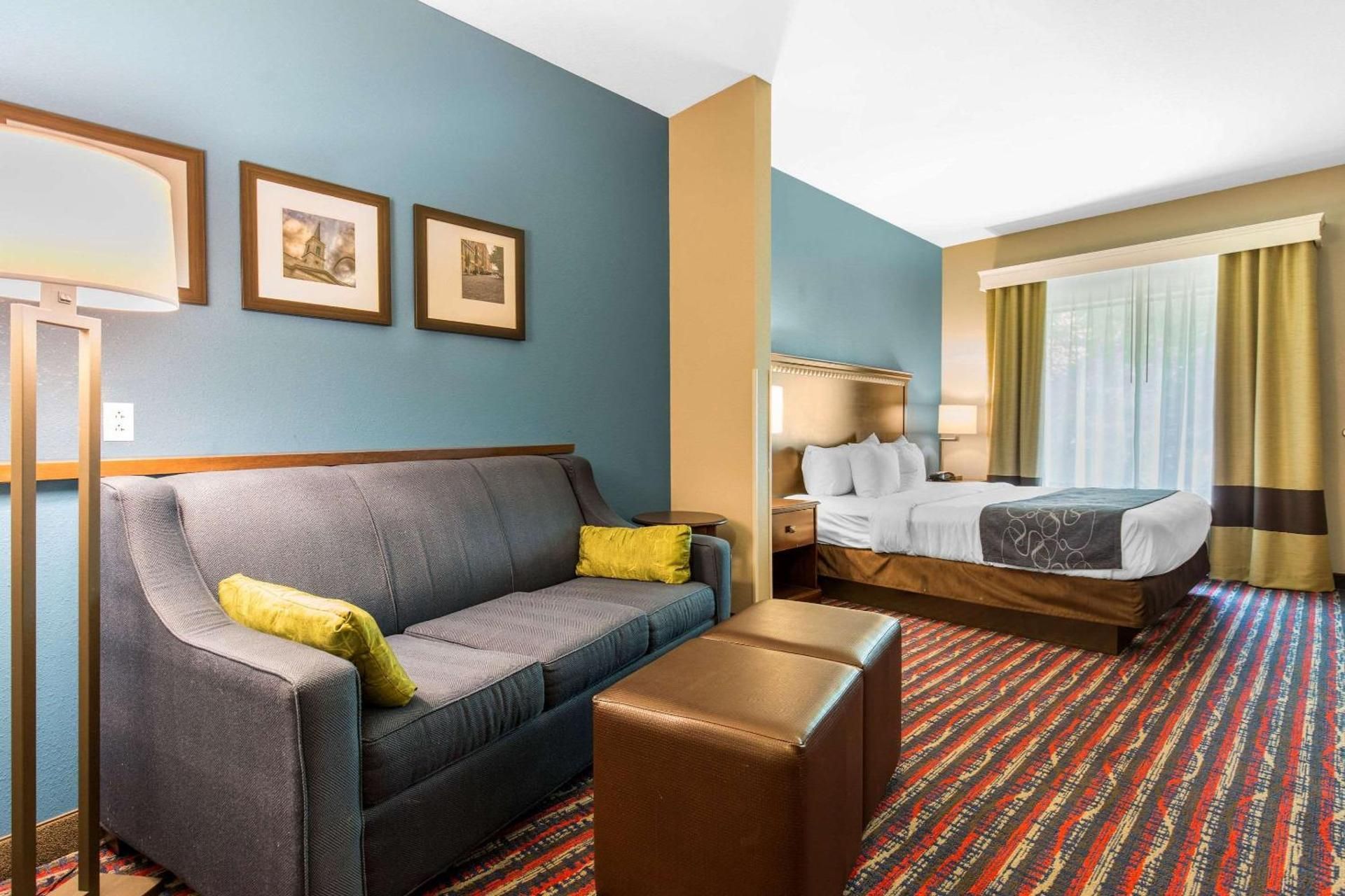 1 King Bed, Suite, No smoking, Accessible