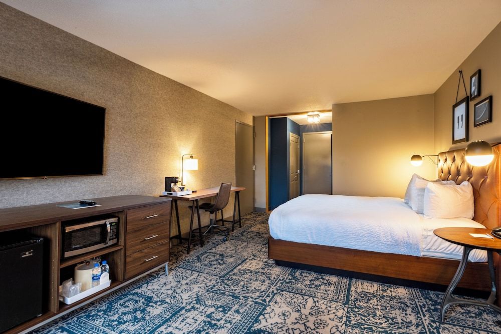 Suite, 1 King Bed, Non Smoking