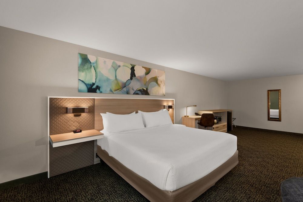 Studio Suite, 1 King Bed, Non Smoking