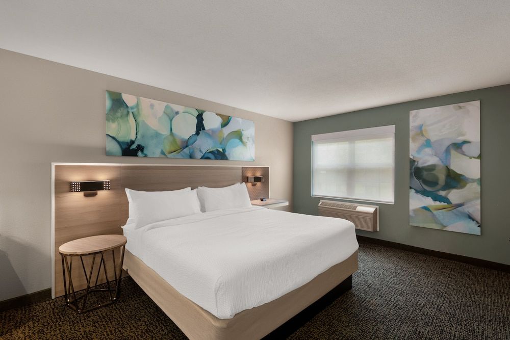 Suite, 1 King Bed, Non Smoking, Fireplace (Garden/Jetted Tub)