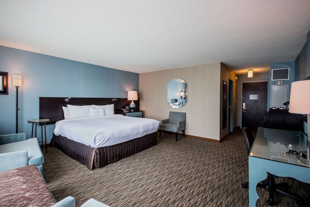 Premium Room, 1 King Bed