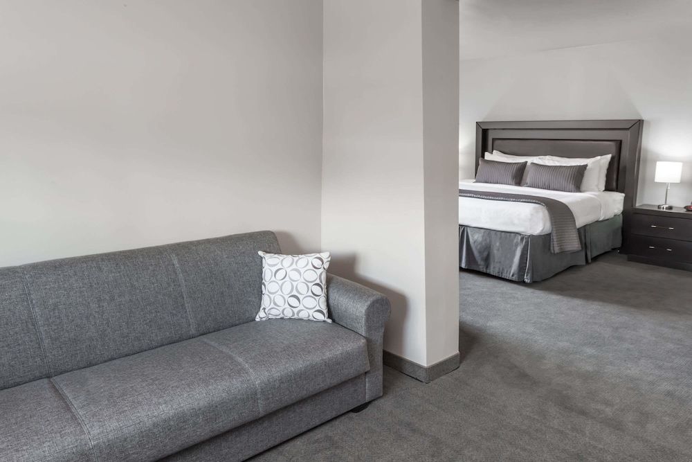 Suite, 1 King Bed, Non Smoking
