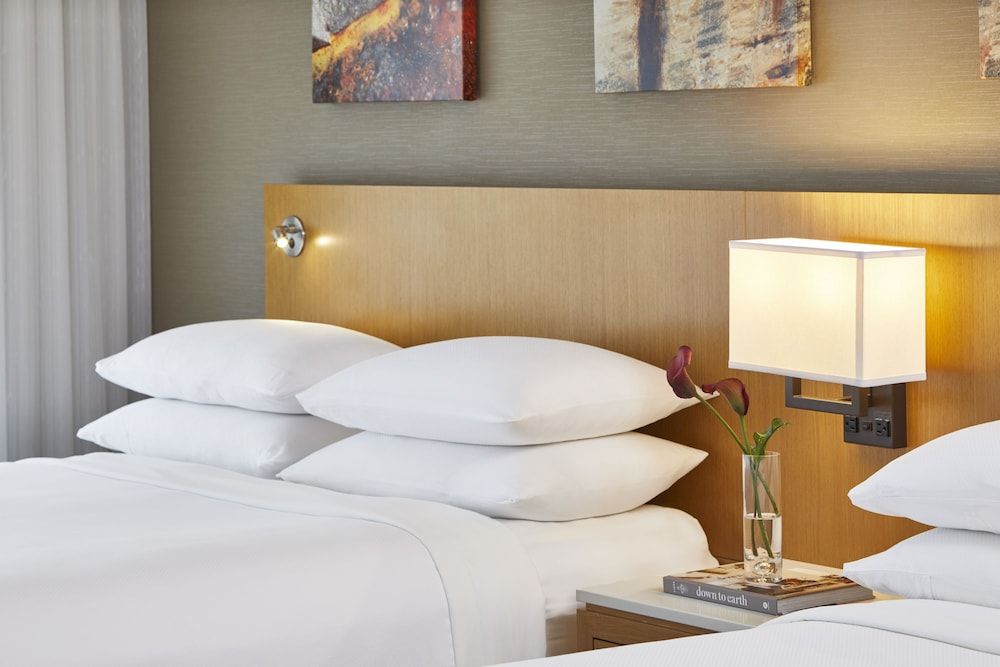 Suite, 1 Bedroom, Non Smoking (Mobility/Hearing Accessible, Tub)