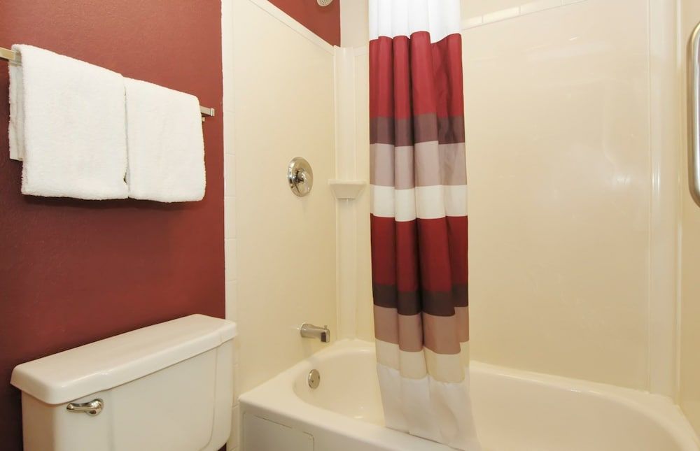 Red Roof Inn PLUS+ Chicago - Hoffman Estates Premium Room, 1 King Bed (Upgraded Bedding & Snack, Smoke Free) 3