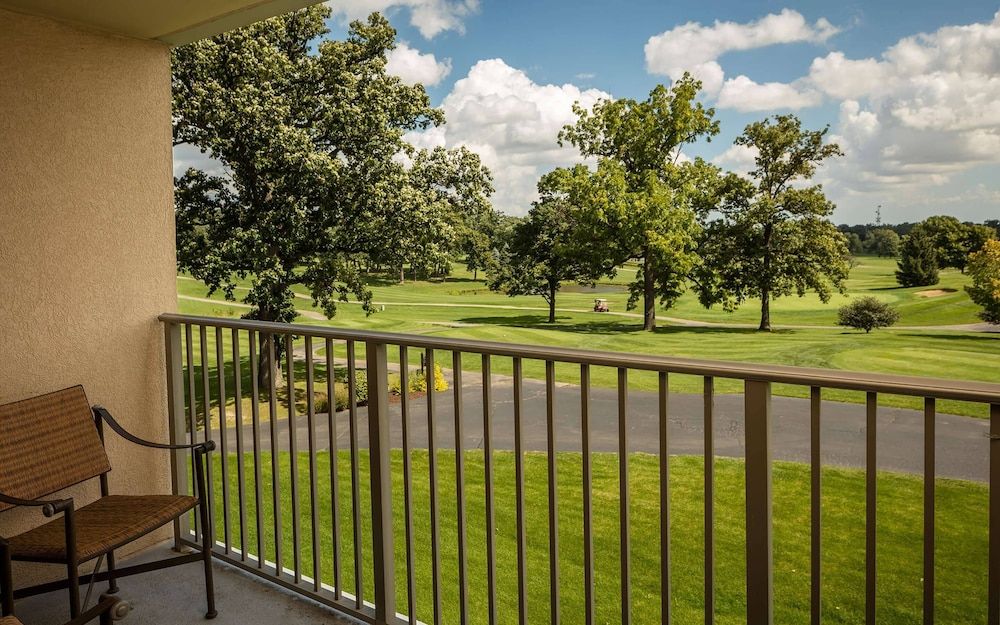 Eaglewood Resort and Spa Room, 1 King Bed 4