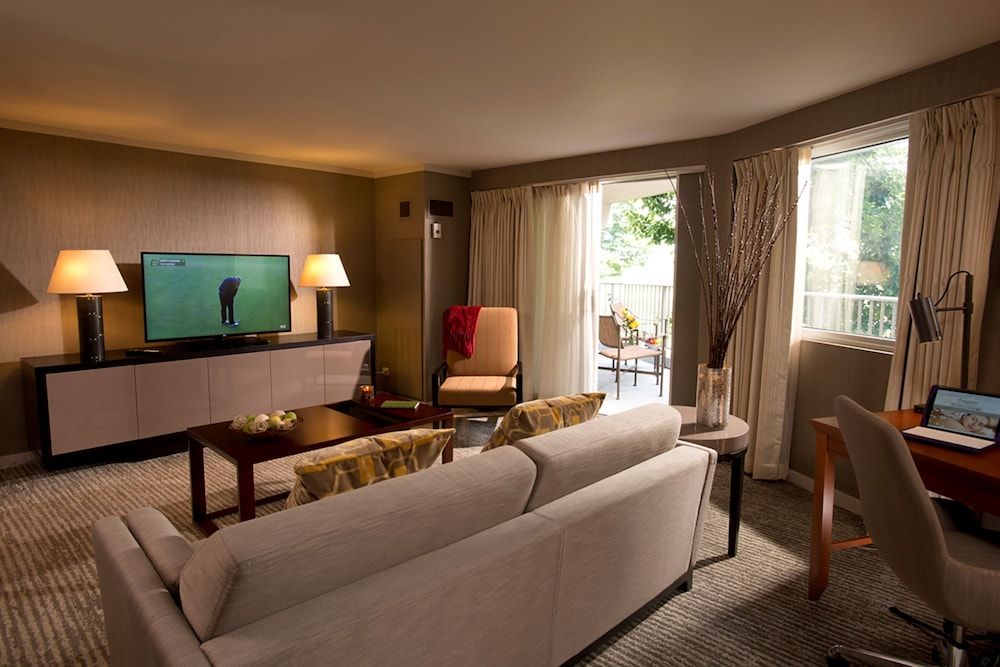 Eaglewood Resort and Spa Studio Suite, 1 King Bed 5