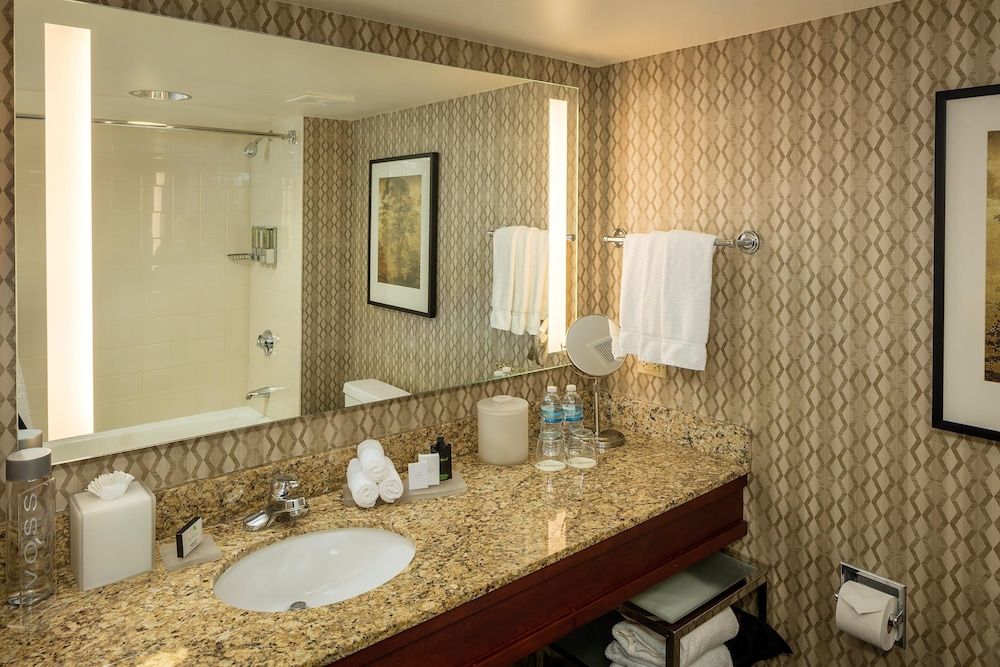 Eaglewood Resort and Spa Room, 1 King Bed 6