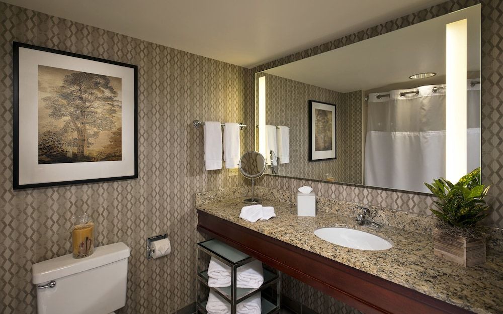 Eaglewood Resort and Spa Room, 1 King Bed 5