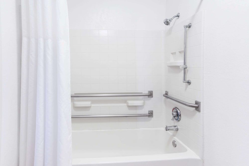 Standard Room, 1 King Bed, Accessible