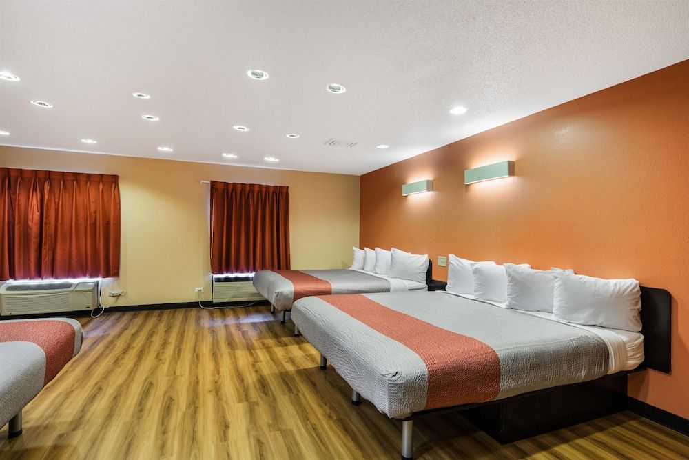 Deluxe Room, 2 Queen Beds, Non Smoking, Refrigerator