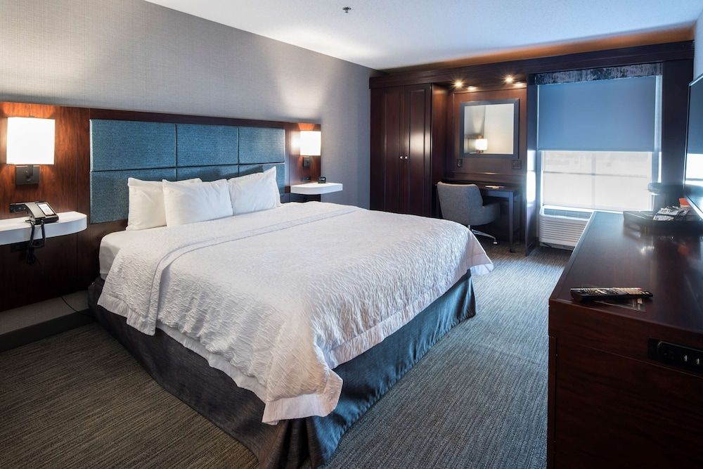 Room, 1 King Bed, Accessible (Hearing)