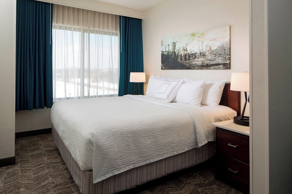 Suite, 1 King Bed with Sofa bed (Mobility/Hearing Accessible, Tub)
