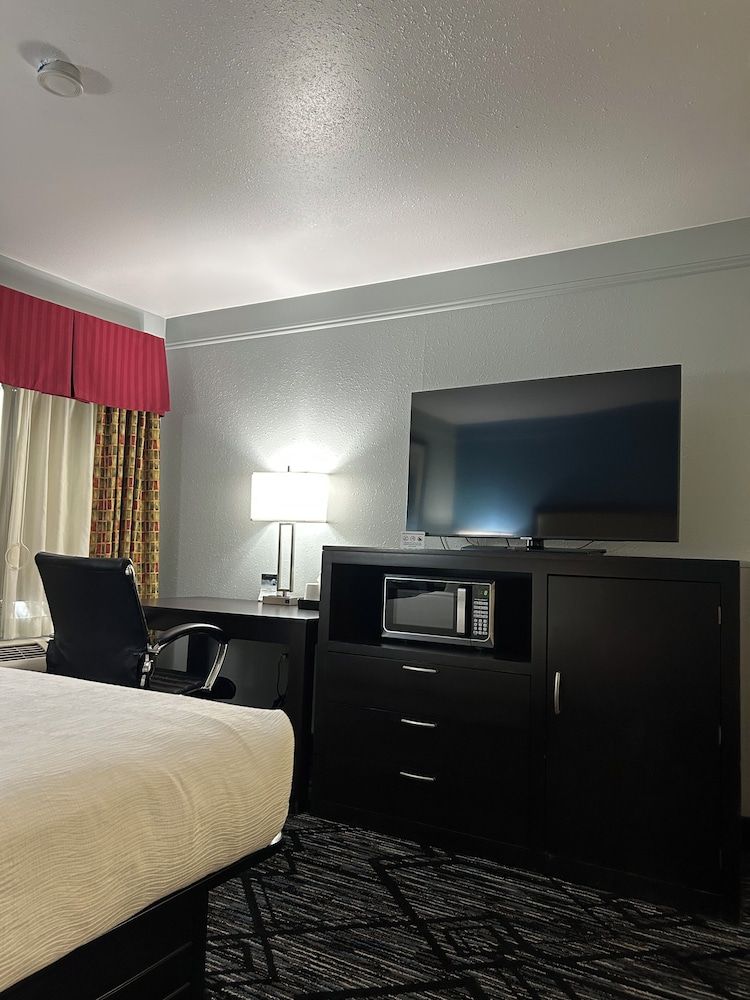 Room, 1 Queen Bed, Accessible, Non Smoking (Mobility)