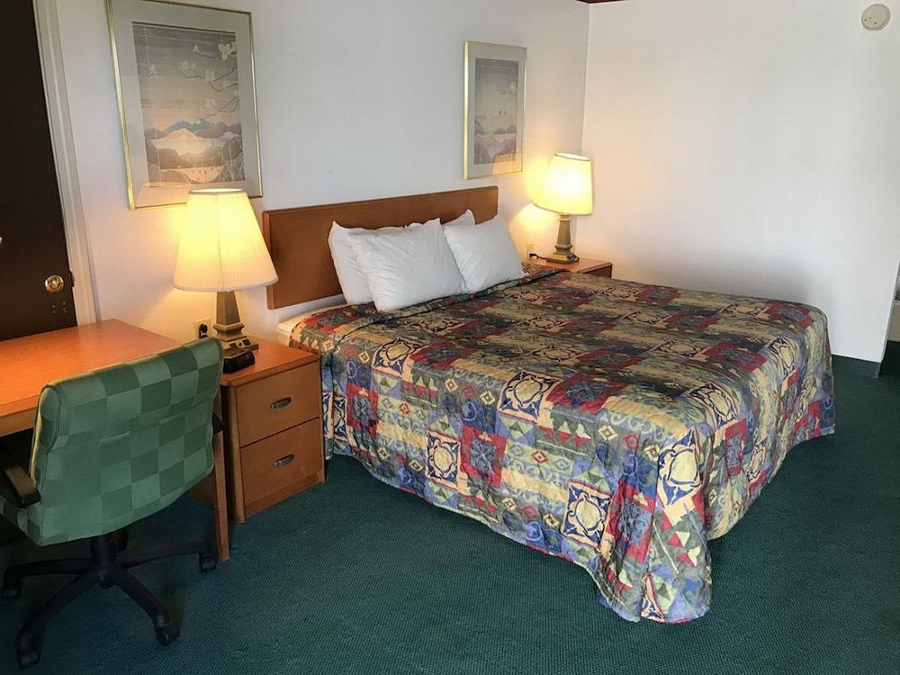 Standard Room, 1 King Bed, Smoking