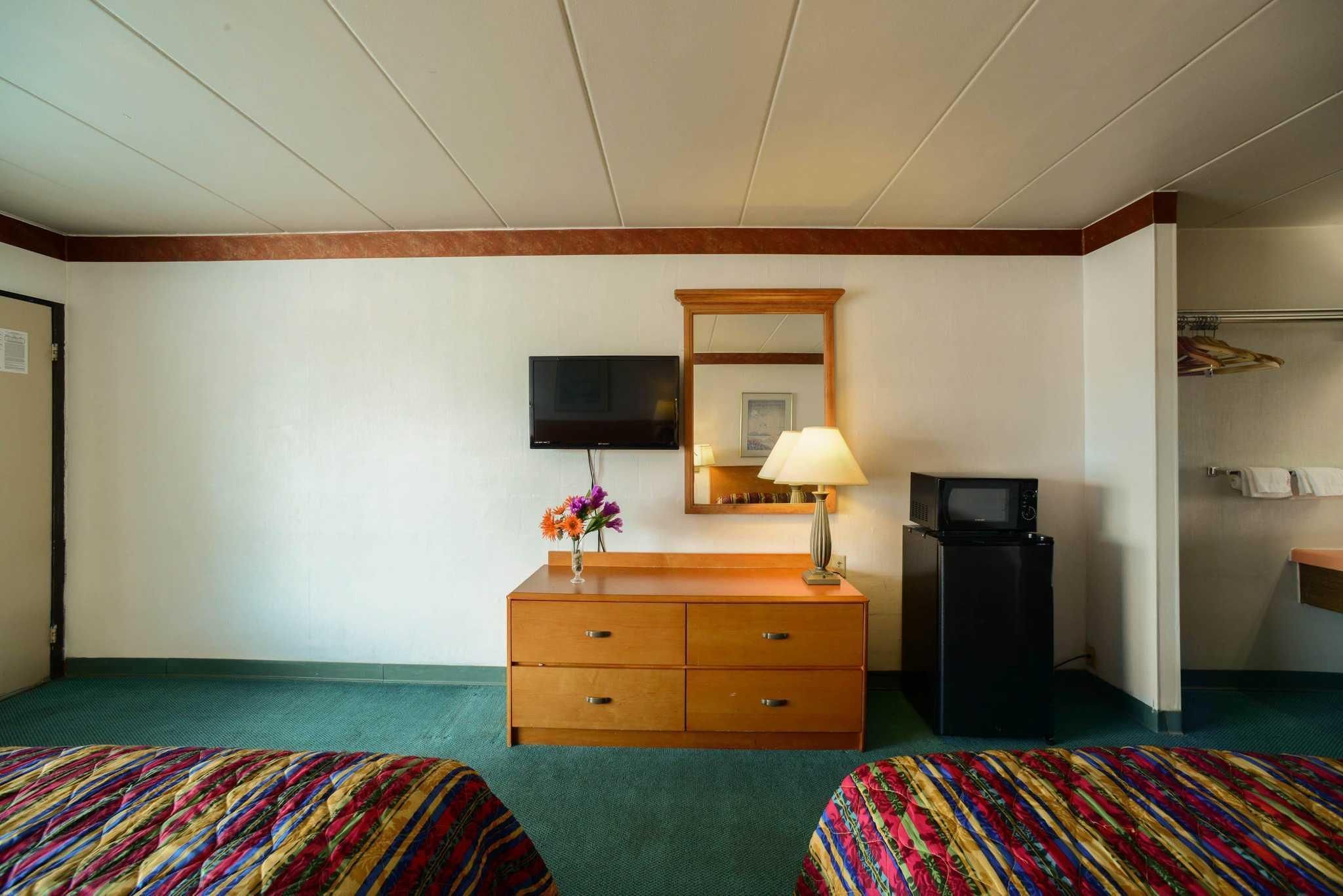 2 Double Beds Nonsmoking