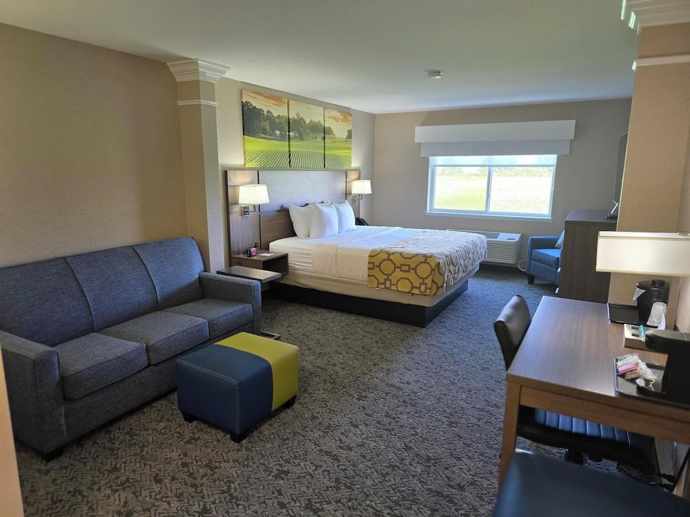 Suite, 1 King Bed, Non Smoking