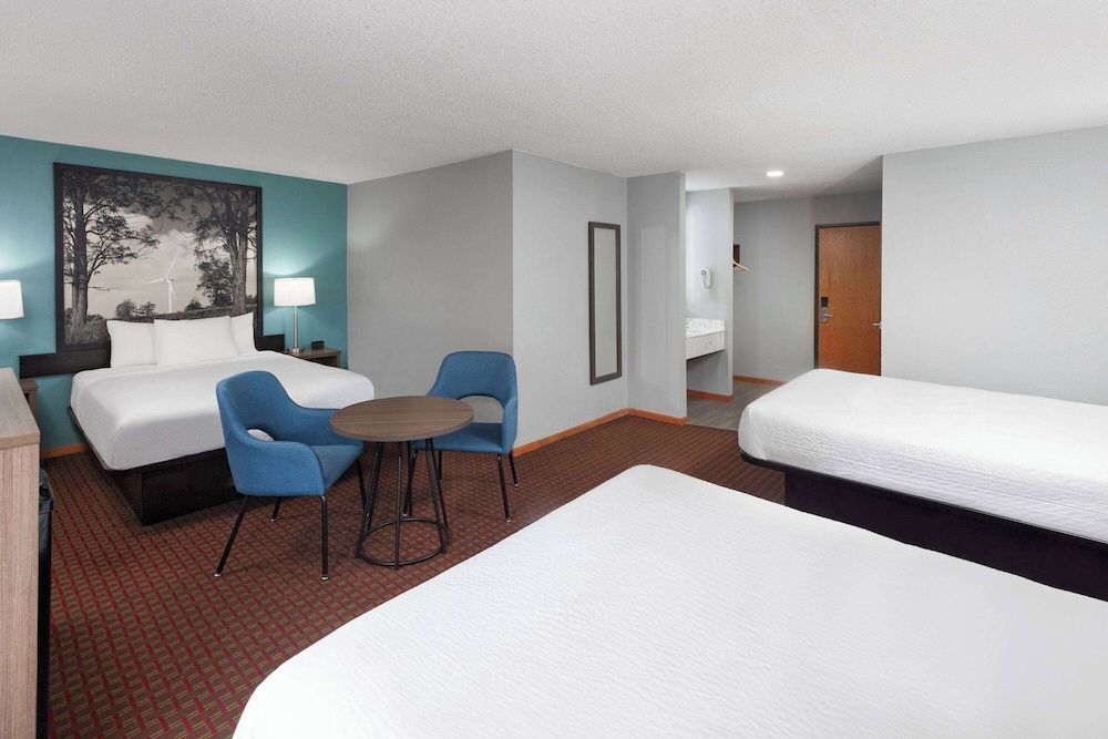 Suite, Multiple Beds