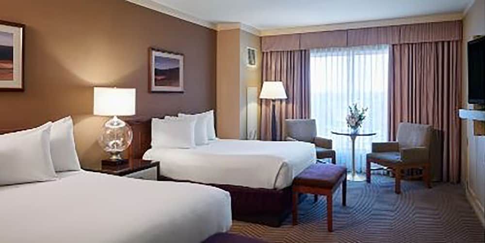Harrah's Metropolis Hotel & Casino Deluxe Room, 2 Double Beds 2