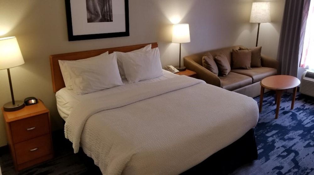 Room, 1 King Bed with Sofa bed, Non Smoking
