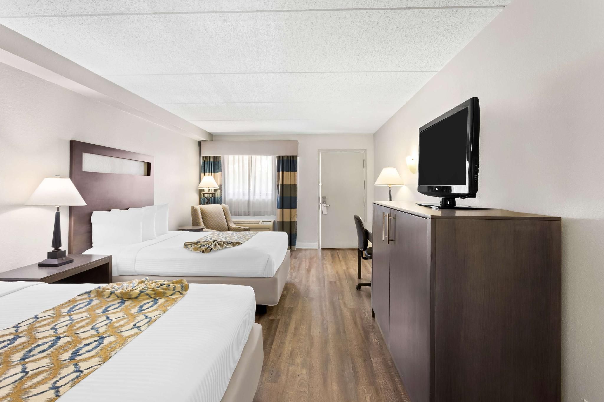 2 Double Beds, Smoking Room