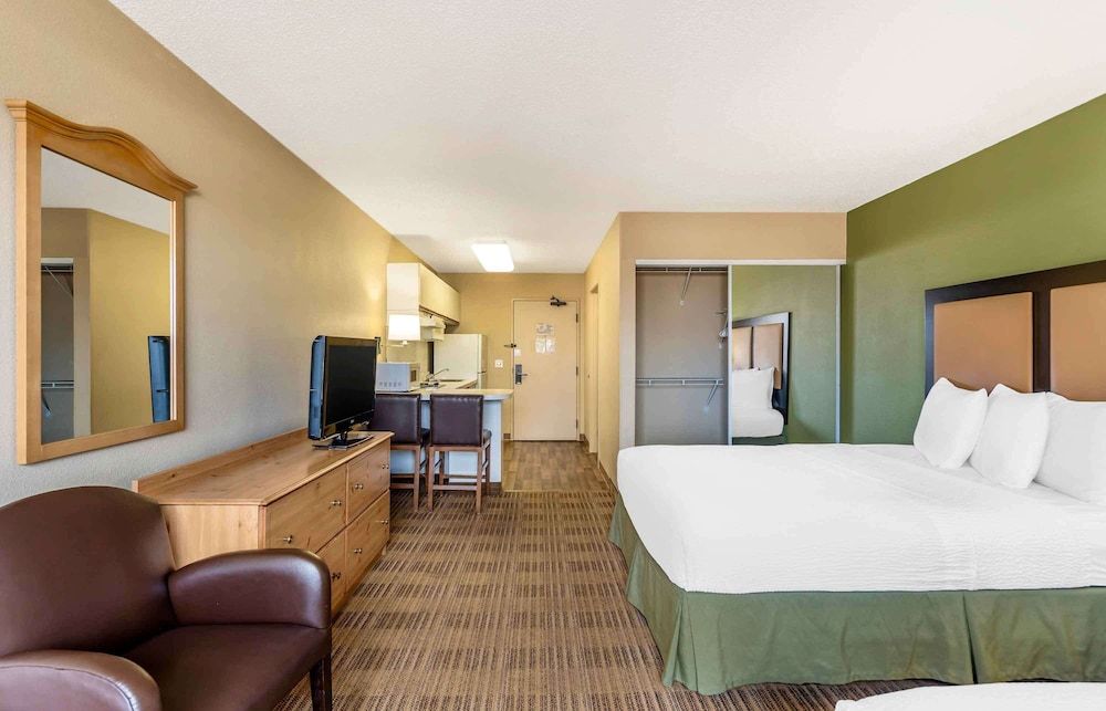 Extended Stay America Select Suites Chicago Naperville East Studio, 2 Queen Beds, Non Smoking 3