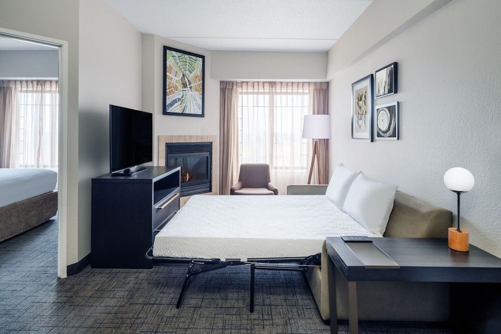 Suite, 2 Bedrooms, Non Smoking (Mobility/Hearing Accessible, Tub)