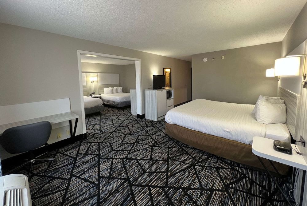 Suite, Multiple Beds, Non Smoking (Two-Bedroom)