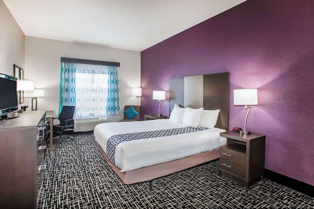 Room, 1 King Bed, Accessible, Non Smoking (Mobility Accessible)