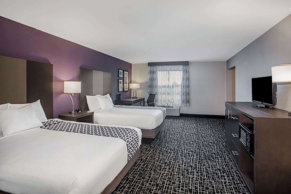 Deluxe Room, 2 Queen Beds, Non Smoking (Deluxe Family Room)