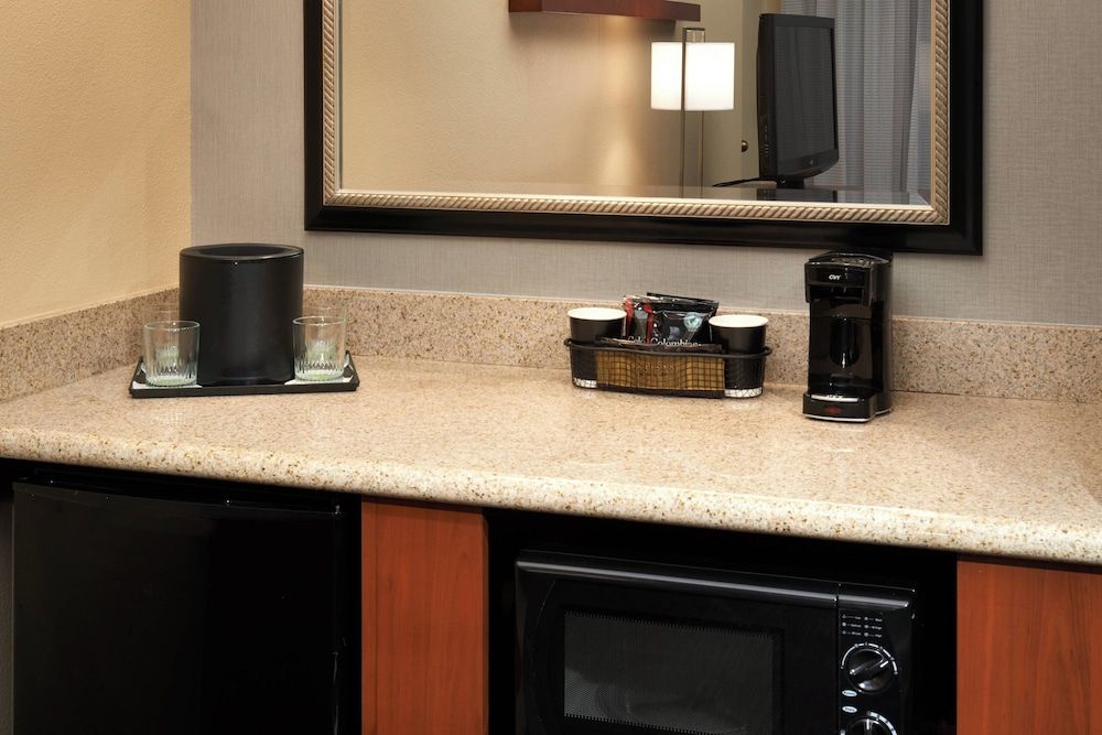 Suite, 1 Bedroom (Mobility/Hearing Accessible, Tub)