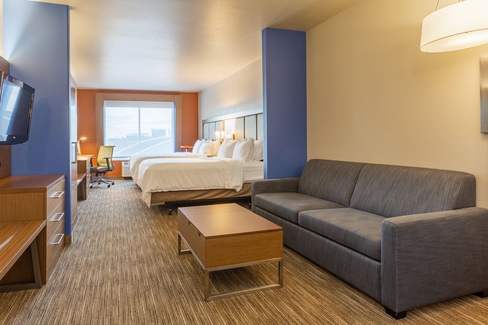 Suite, 2 Queen Beds, Accessible Bathtub (Communications, Accessible Tub)