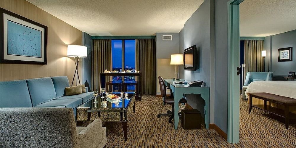 Suite, 1 King Bed (CEO)