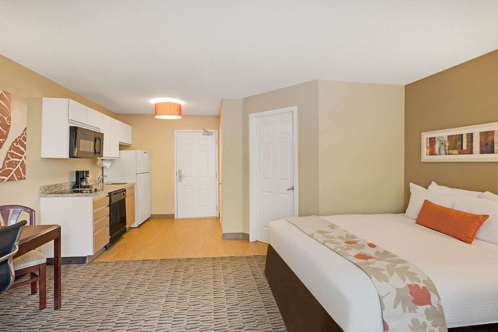 Standard Room, 1 Queen Bed, Non Smoking