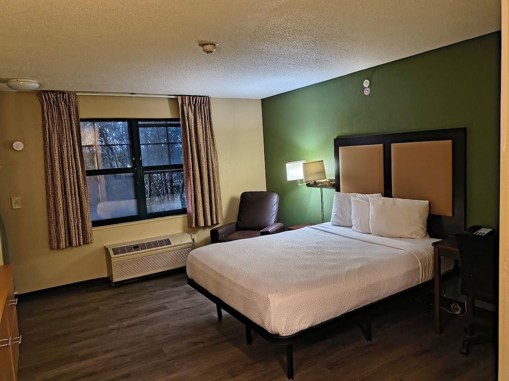 Extended Stay America Suites Chicago Schaumburg Conv Center Studio, 1 Queen Bed, Non Smoking 2