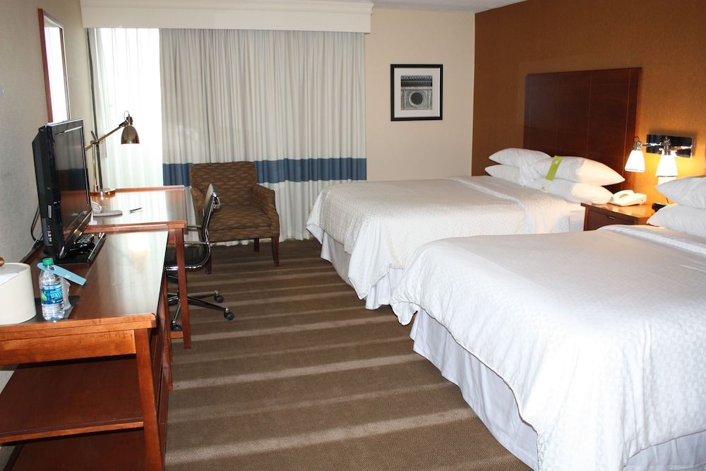 Room, 2 Queen Beds, Non Smoking