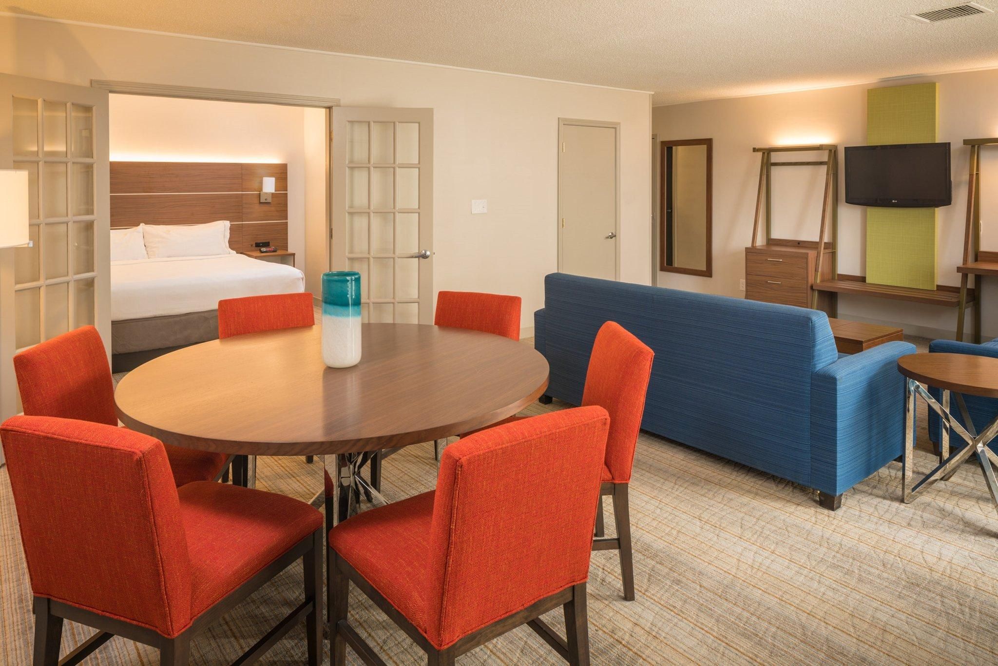 1 King 1 Bedroom Suite Sofa Bed