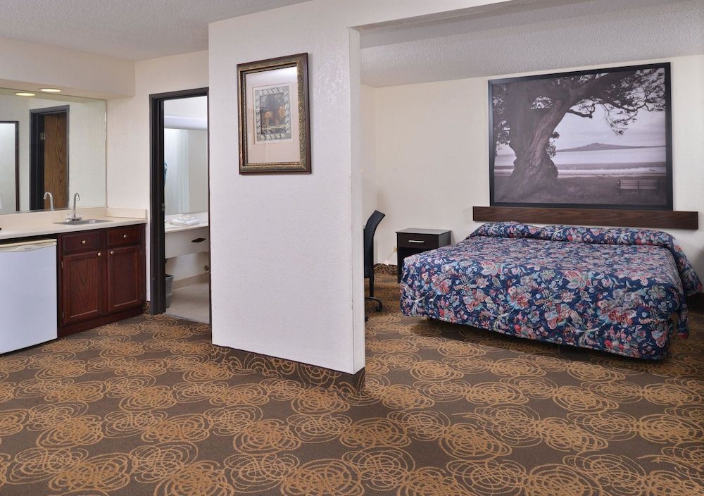 Standard Room, 1 King Bed, Non Smoking